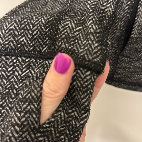 Old Navy herringbone zip up athletic jacket with thumbholes - Picture 3 of 5